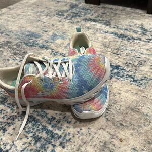 Sketchers tye dye size 9
